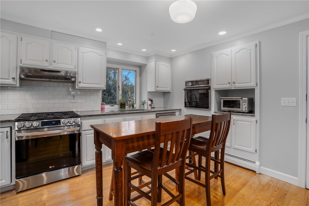 74 Maize Corn Road Portsmouth, RI 02871 - Photo 3 of 33