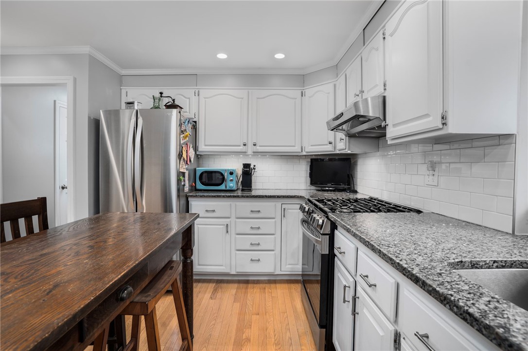 74 Maize Corn Road Portsmouth, RI 02871 - Photo 5 of 33