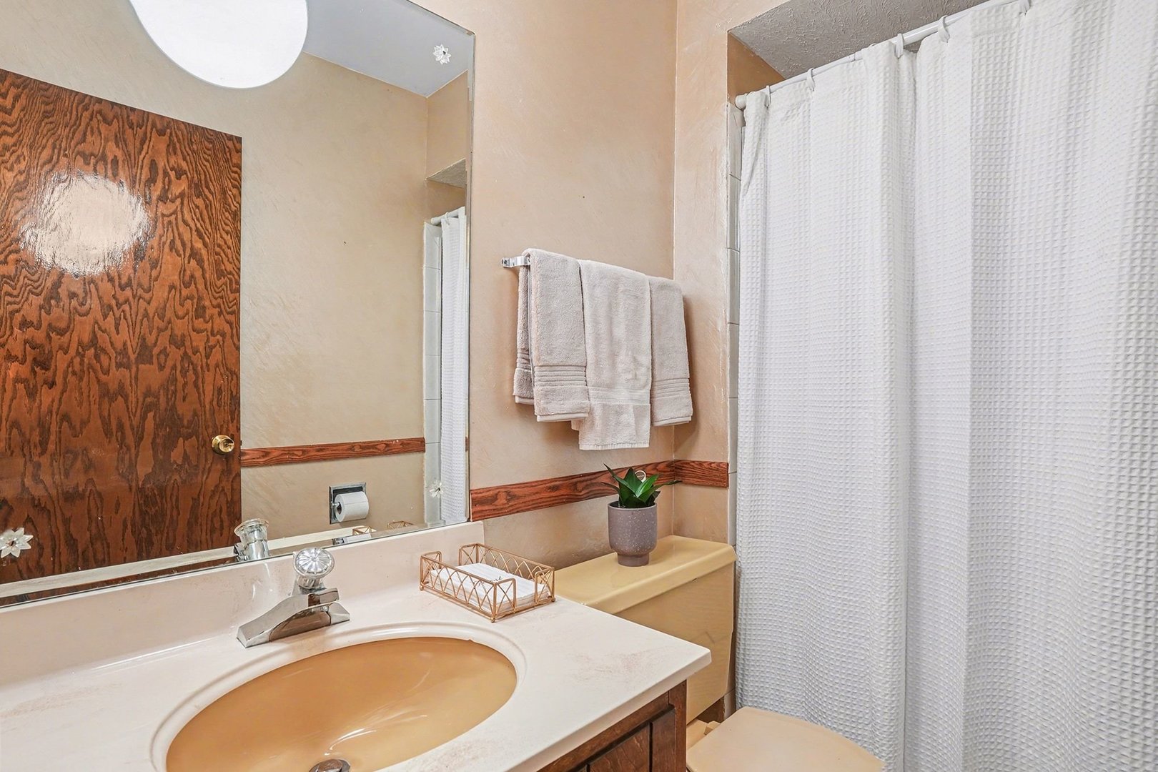 14550 Raneys Lane Orland Park, IL 60462 - Photo 25 of 27 a bathroom with a granite countertop sink and a mirror