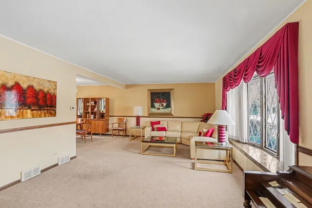 $450,000 | 14550 Raneys Lane, Orland Park, IL 60462