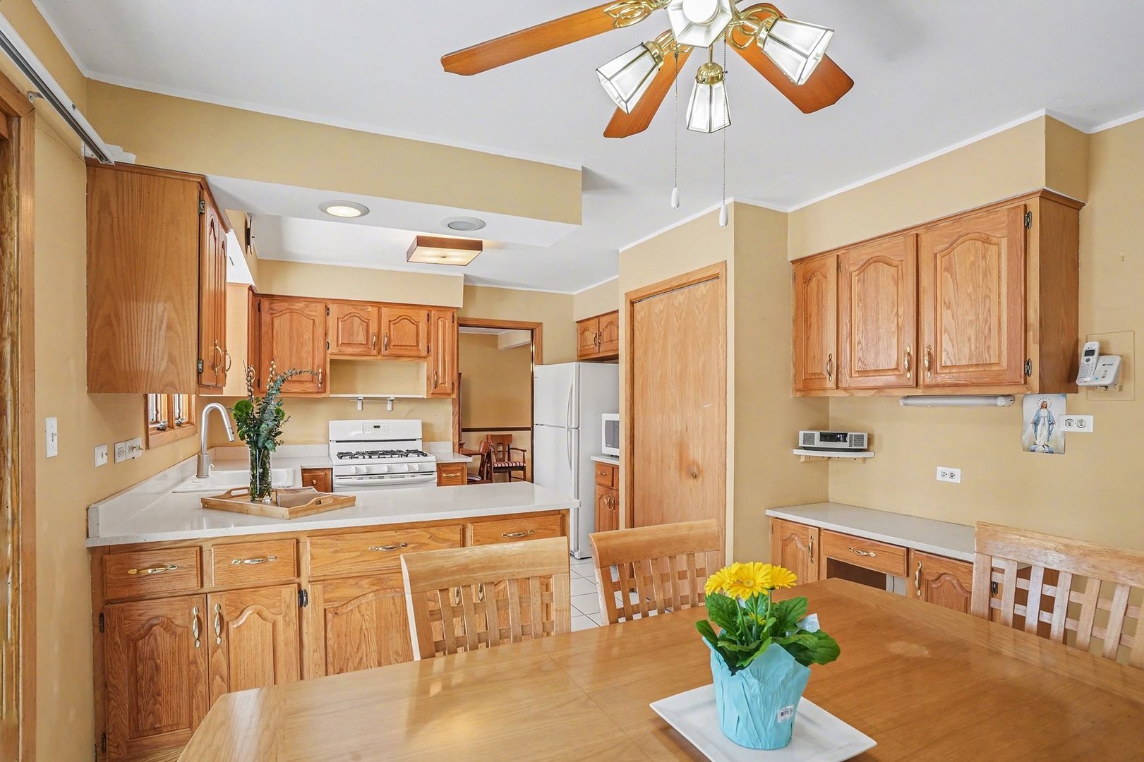 14550 Raneys Lane Orland Park, IL 60462 - Photo 7 of 27 a bathroom with a granite countertop sink a mirror and a bathtub