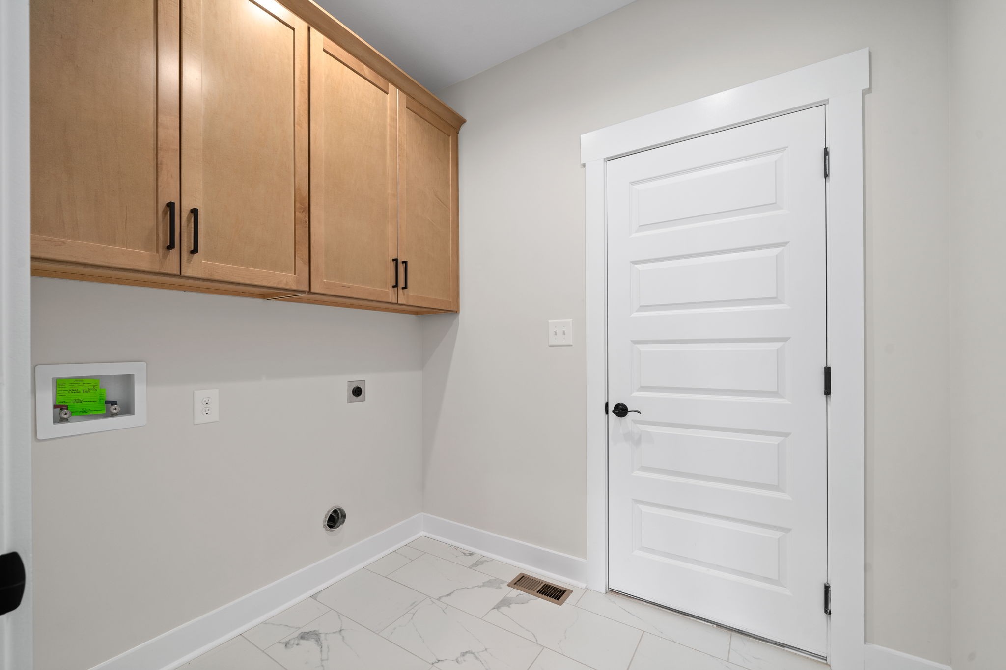 1045 Gratton Road Clarksville, TN 37043 - Photo 24 of 38 a view of walk in closet