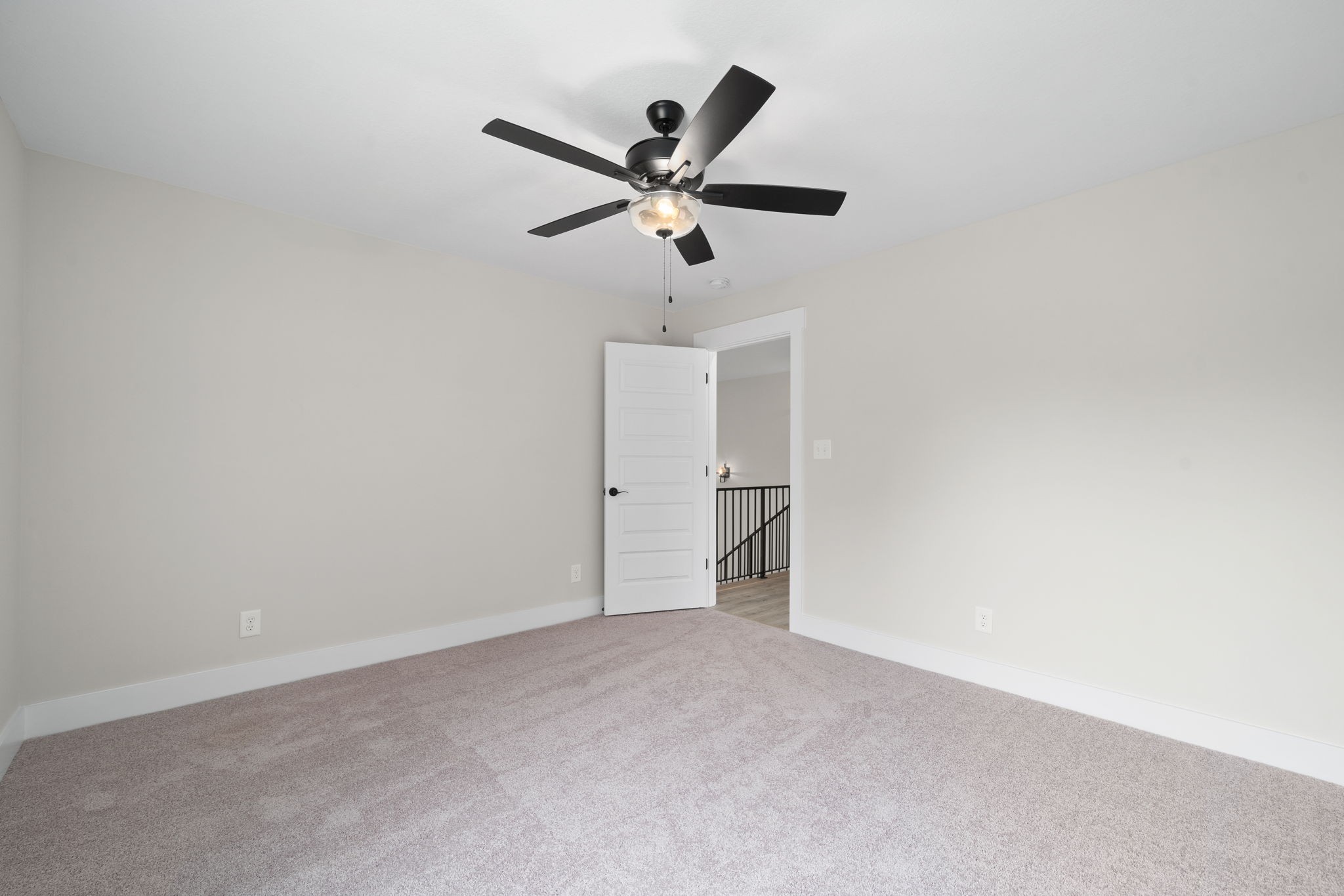 1045 Gratton Road Clarksville, TN 37043 - Photo 26 of 38 a view of room with ceiling fan