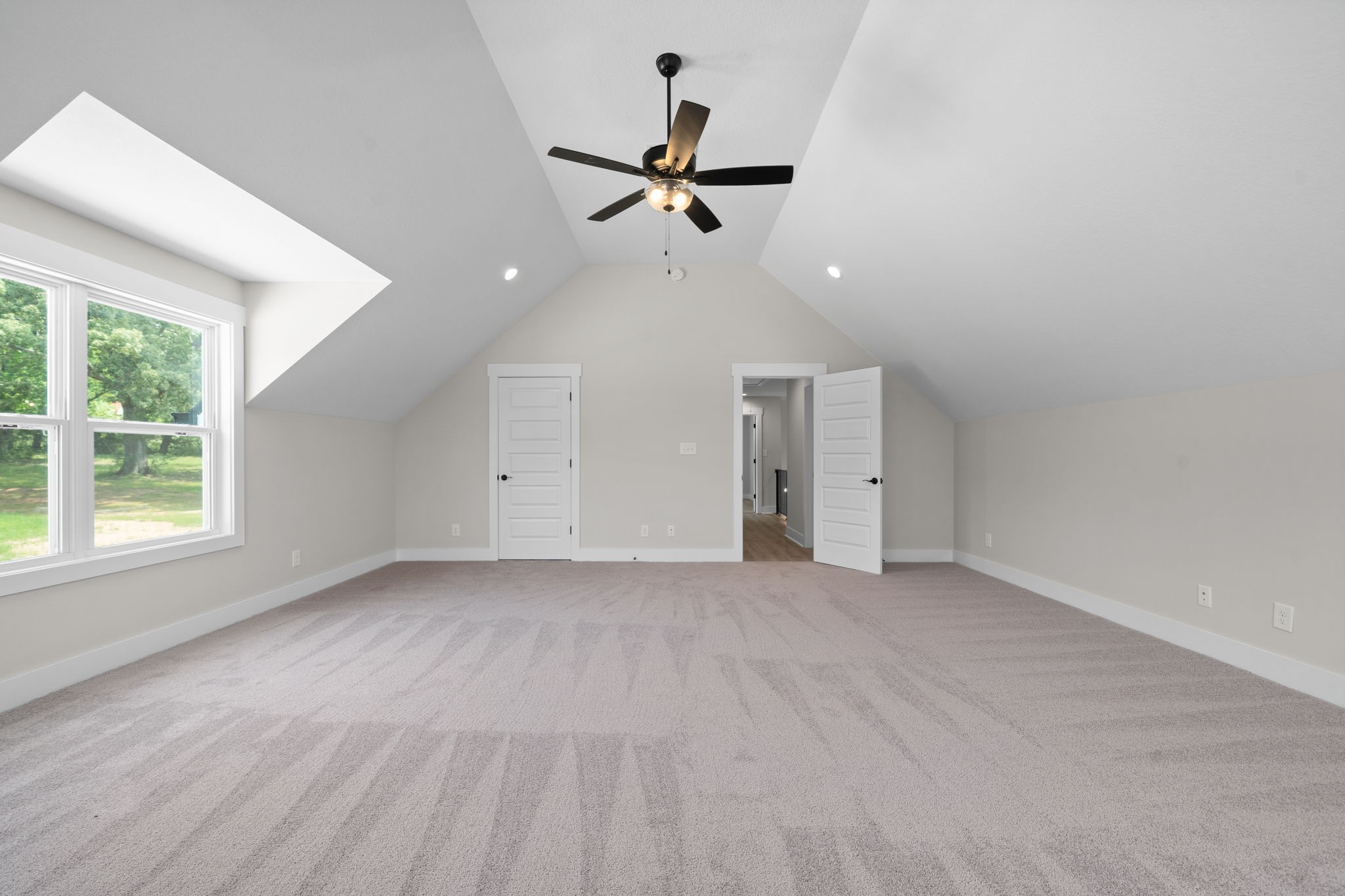 1045 Gratton Road Clarksville, TN 37043 - Photo 31 of 38 wooden floor in an empty room with a window