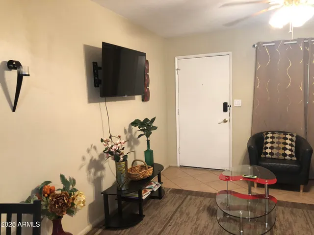 $1,195 | 2103 South Granada Drive, Unit 2, Tempe, AZ 85282