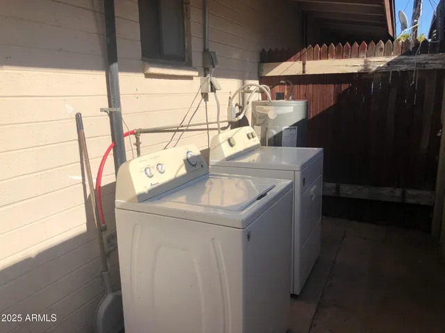 $1,195 | 2103 South Granada Drive, Unit 2, Tempe, AZ 85282