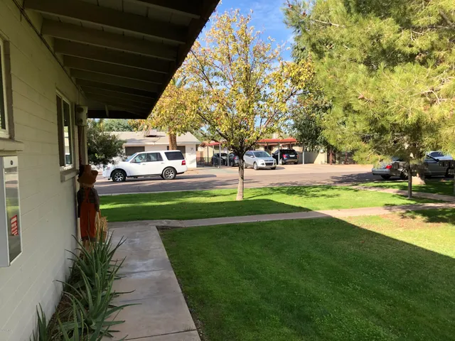 $1,195 | 2103 South Granada Drive, Unit 2, Tempe, AZ 85282