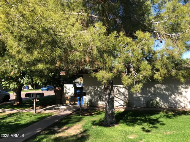 $1,195 | 2103 South Granada Drive, Unit 2, Tempe, AZ 85282