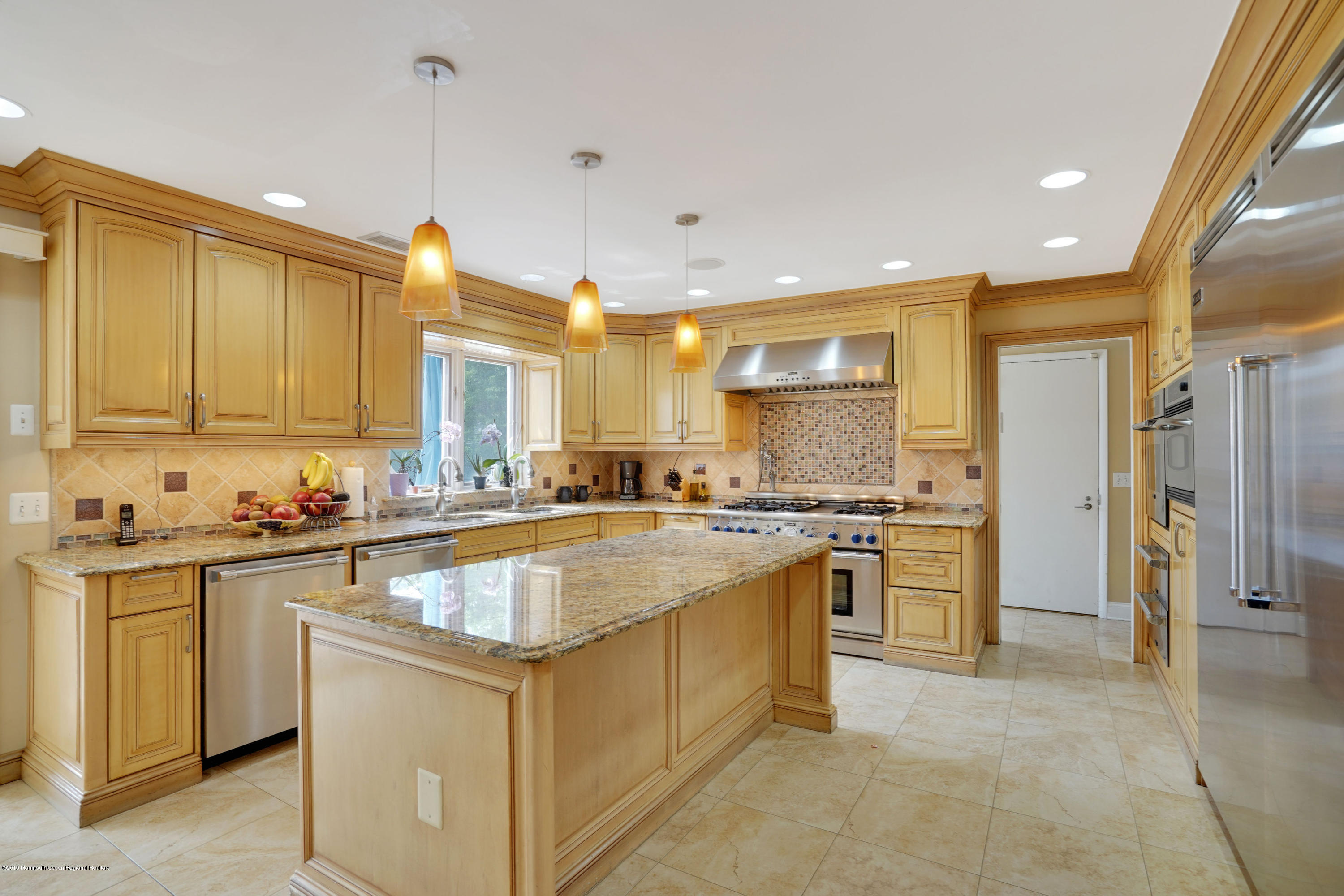 54 Old Farm Road Oakhurst, NJ 07755 - Photo 17 of 29 mjb00251-mjb00255