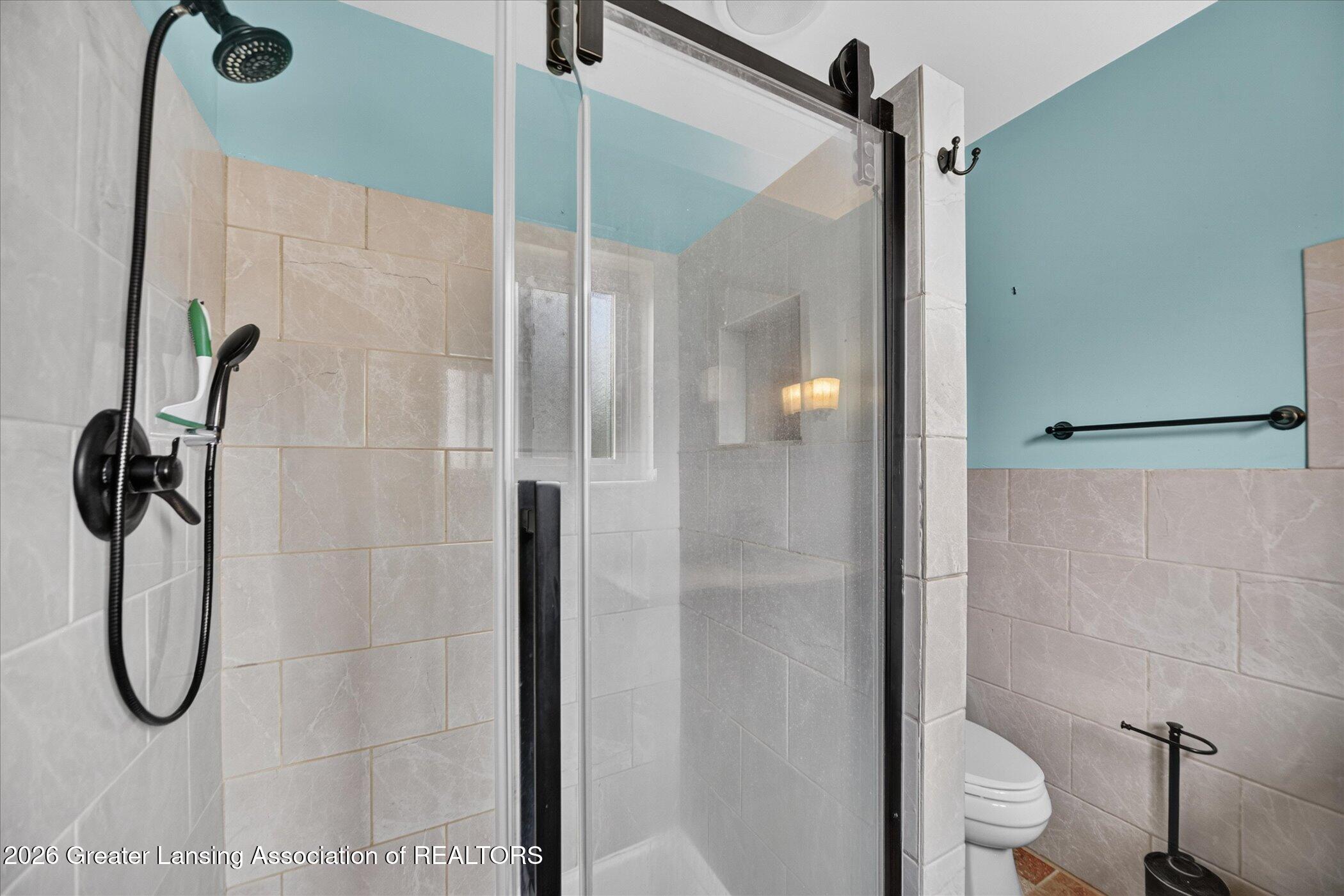 2915 North Cambridge Road Lansing, MI 48911 - Photo 24 of 36 21