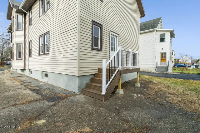 $1,650 | 16 Berkley Avenue, Cohoes, NY 12047