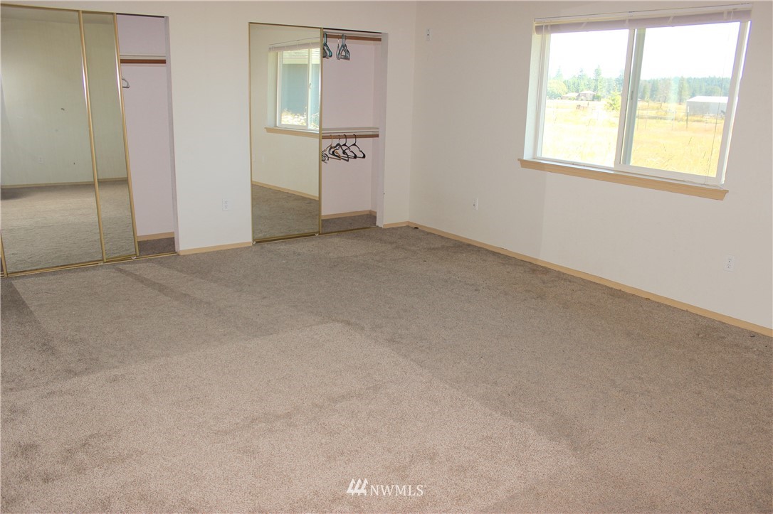 18015 Wakly Lane Southwest Rochester, WA 98579 - Photo 17 of 33