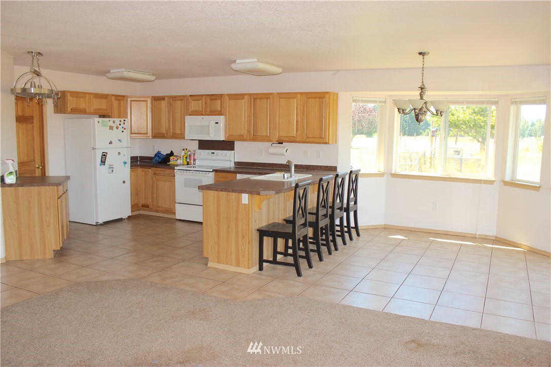 18015 Wakly Lane Southwest Rochester, WA 98579 - Photo 9 of 33