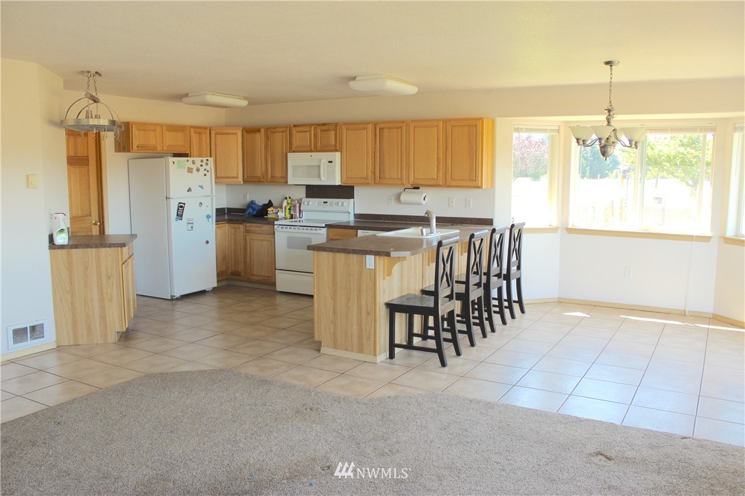 18015 Wakly Lane Southwest Rochester, WA 98579 - Photo 10 of 33
