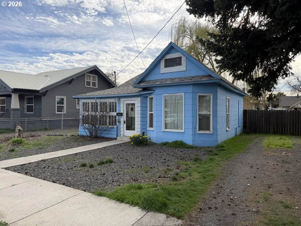 313 Southwest 14th Street Pendleton, OR 97801 - Photo 2 of 6