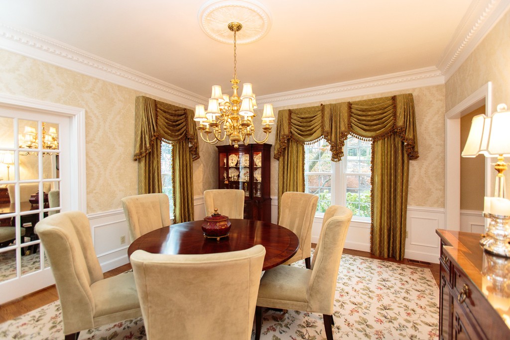 129 Albion Road Wellesley, MA 02481 - Photo 9 of 23