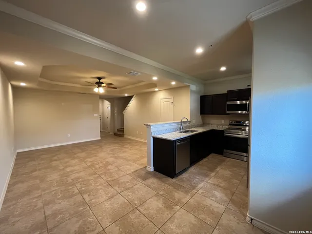 $1,425 | 6427 Luglio Lane, Unit 103, San Antonio, TX 78233