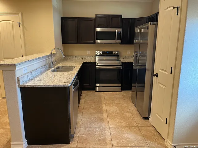 $1,425 | 6427 Luglio Lane, Unit 103, San Antonio, TX 78233