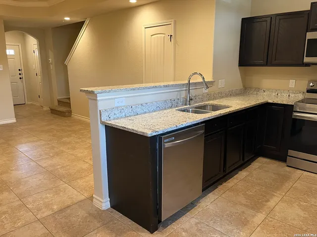 $1,425 | 6427 Luglio Lane, Unit 103, San Antonio, TX 78233