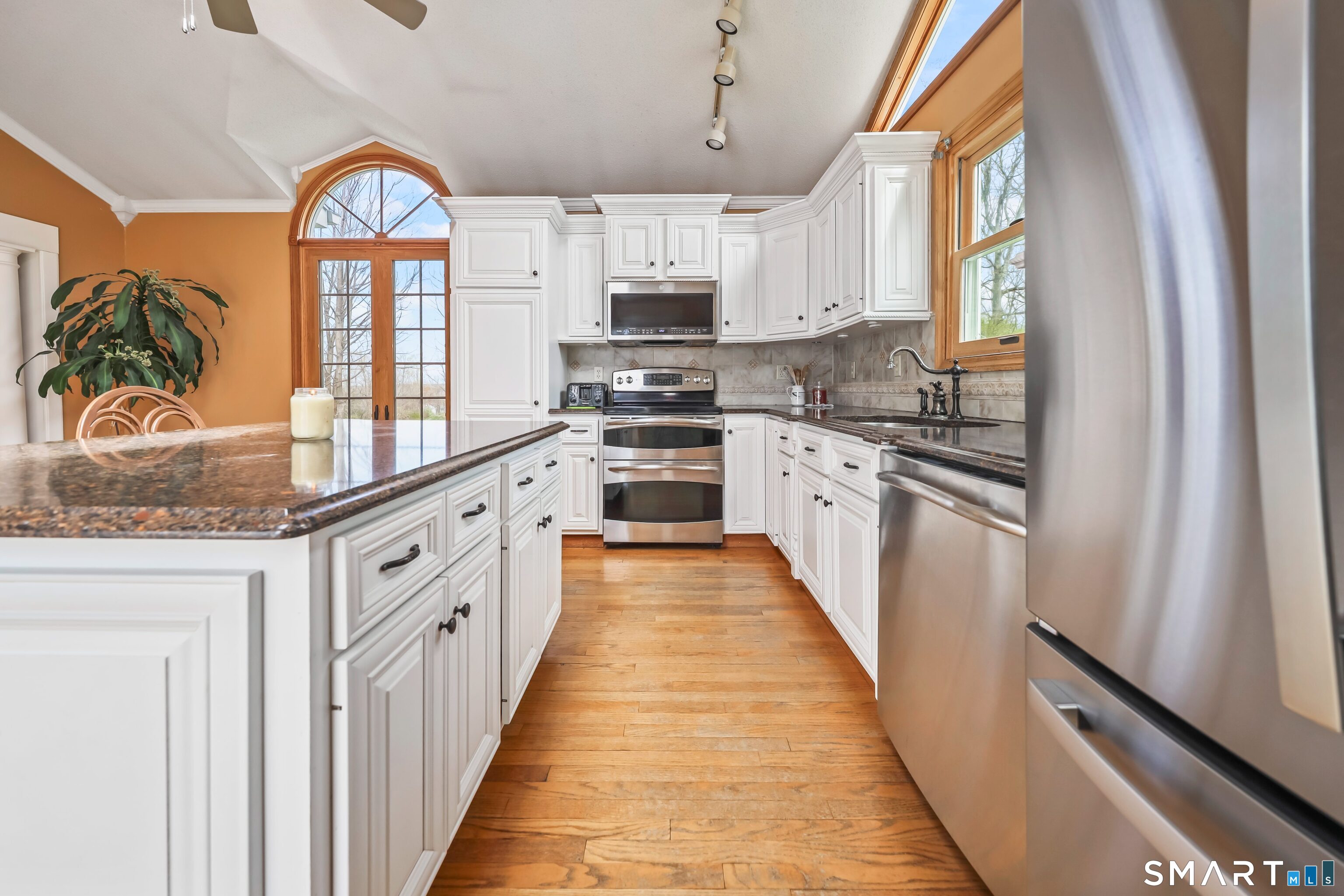211 Cedar Mountain Road Thomaston, CT 06787 - Photo 5 of 40