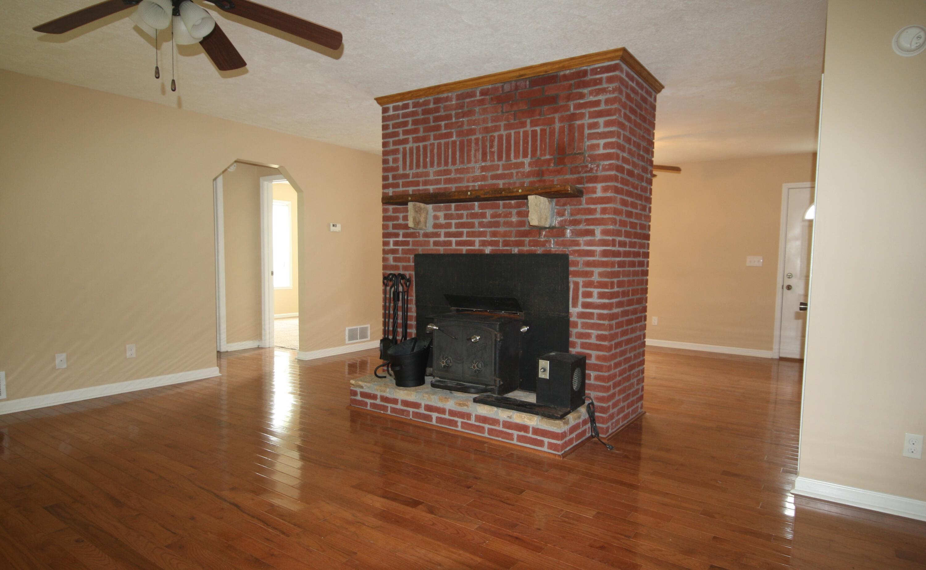 348 Big Sandy Road Mount Vernon, KY 40456 - Photo 3 of 47 IMG_7556