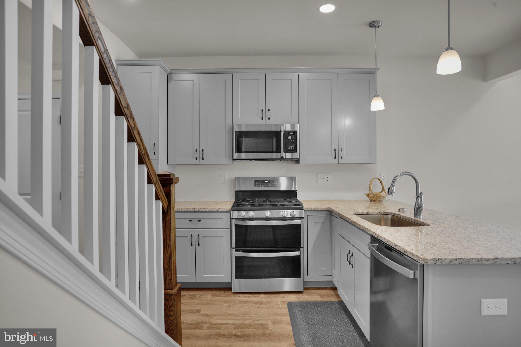 28 Hubbardton Court Sinking Spring, PA 19608 - Photo 7 of 34 E26A5931