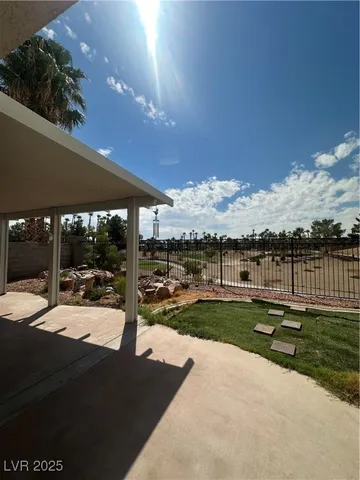 $2,995 | 301 Arbor Garden Avenue, Las Vegas, NV 89148