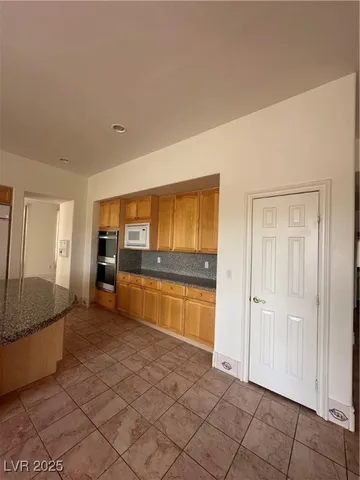 $2,995 | 301 Arbor Garden Avenue, Las Vegas, NV 89148