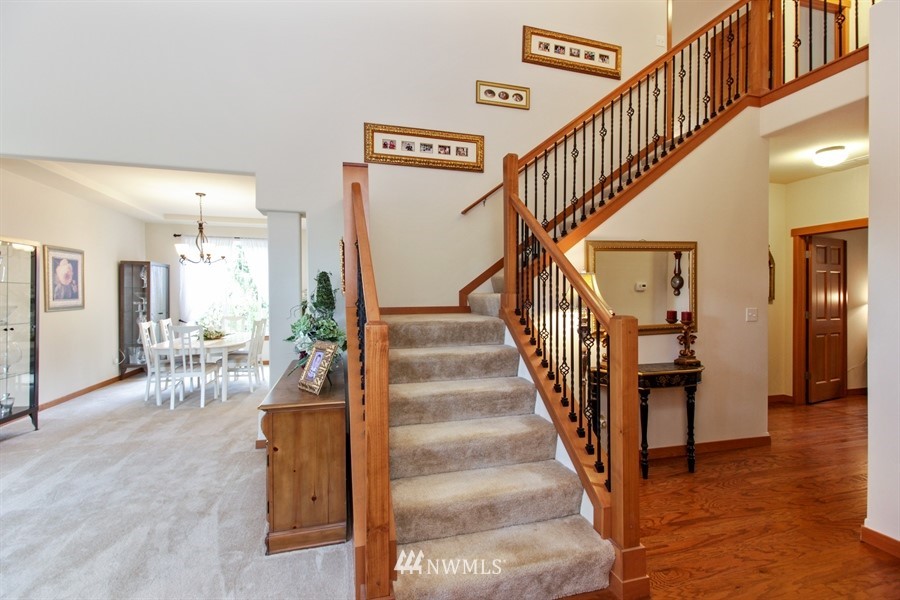 20907 10th Avenue Southeast Bothell, WA 98021 - Photo 2 of 25