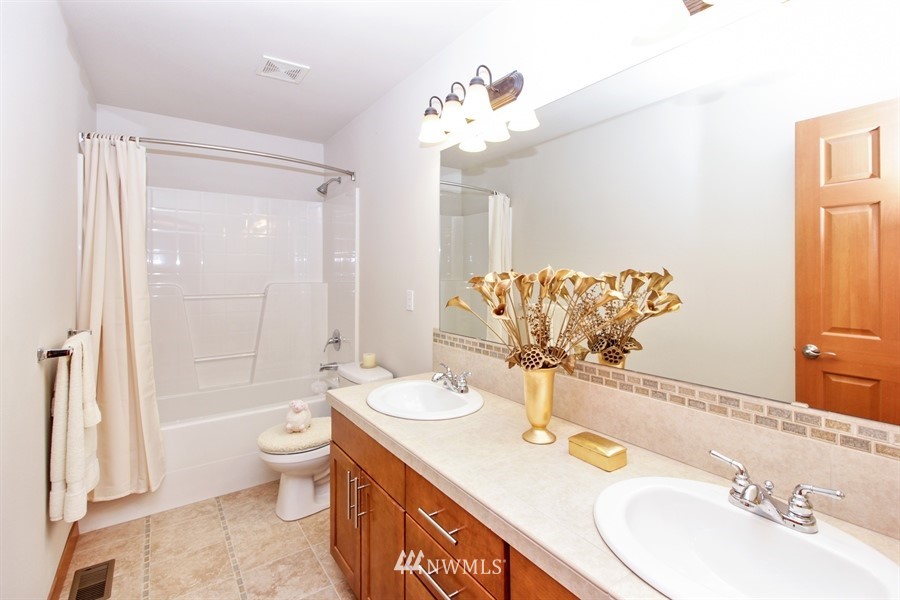 20907 10th Avenue Southeast Bothell, WA 98021 - Photo 19 of 25