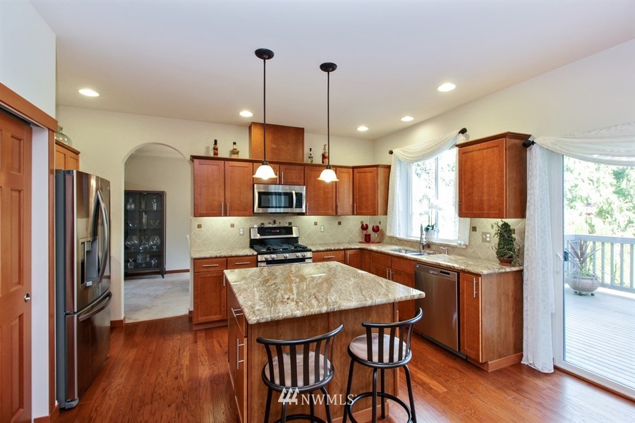 20907 10th Avenue Southeast Bothell, WA 98021 - Photo 5 of 25
