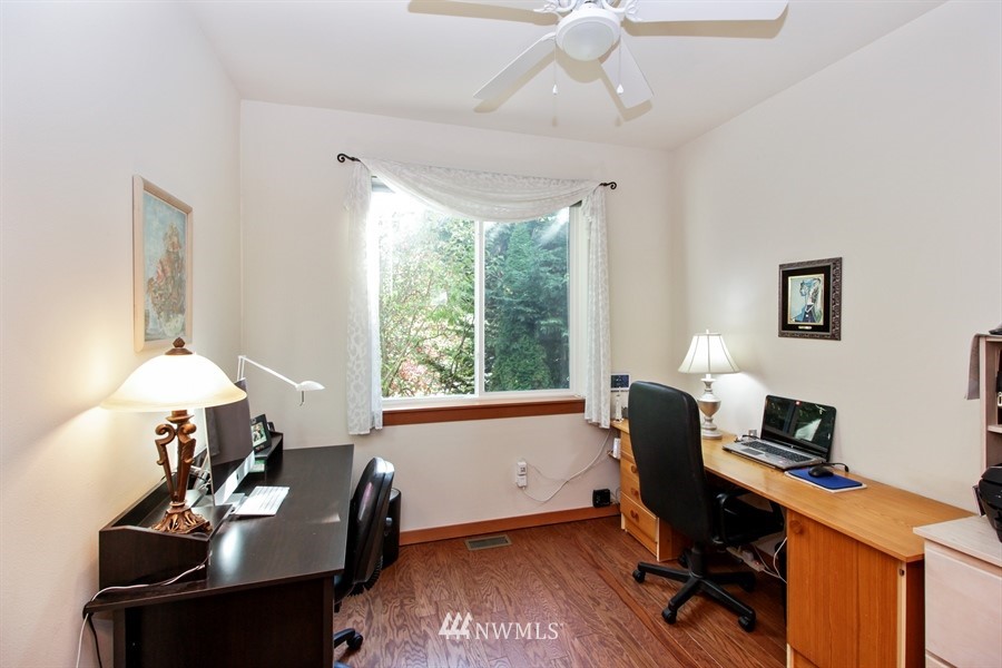 20907 10th Avenue Southeast Bothell, WA 98021 - Photo 9 of 25