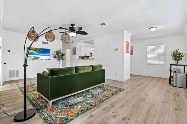 $3,900 | 1032 West Jennings Street, Lantana, FL 33462