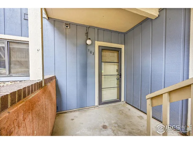 a view of an entryway