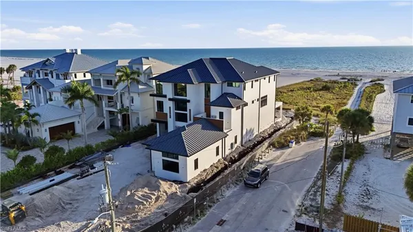 $13,490,000 | 6100 Court Street, Fort Myers Beach, FL 33931