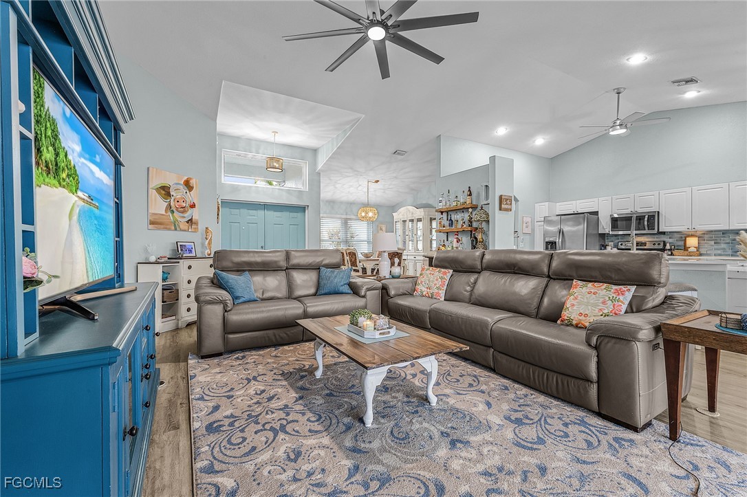 2017 Southwest 30th Street Cape Coral, FL 33914 - Photo 14 of 36