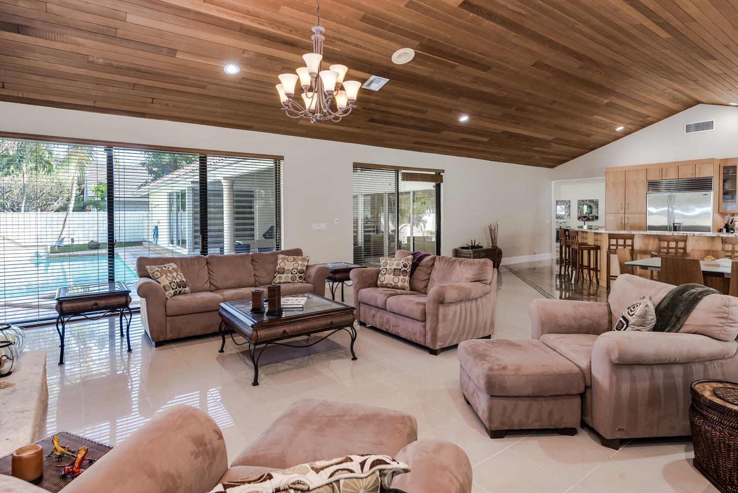 555 Sandpiper Way Boca Raton, FL 33431 - Photo 14 of 45 FAMILY ROOM