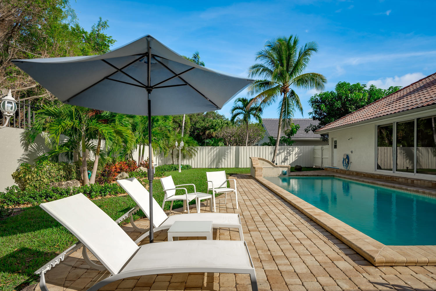 555 Sandpiper Way Boca Raton, FL 33431 - Photo 29 of 45 Must See Property-large-010-010-10-1498x