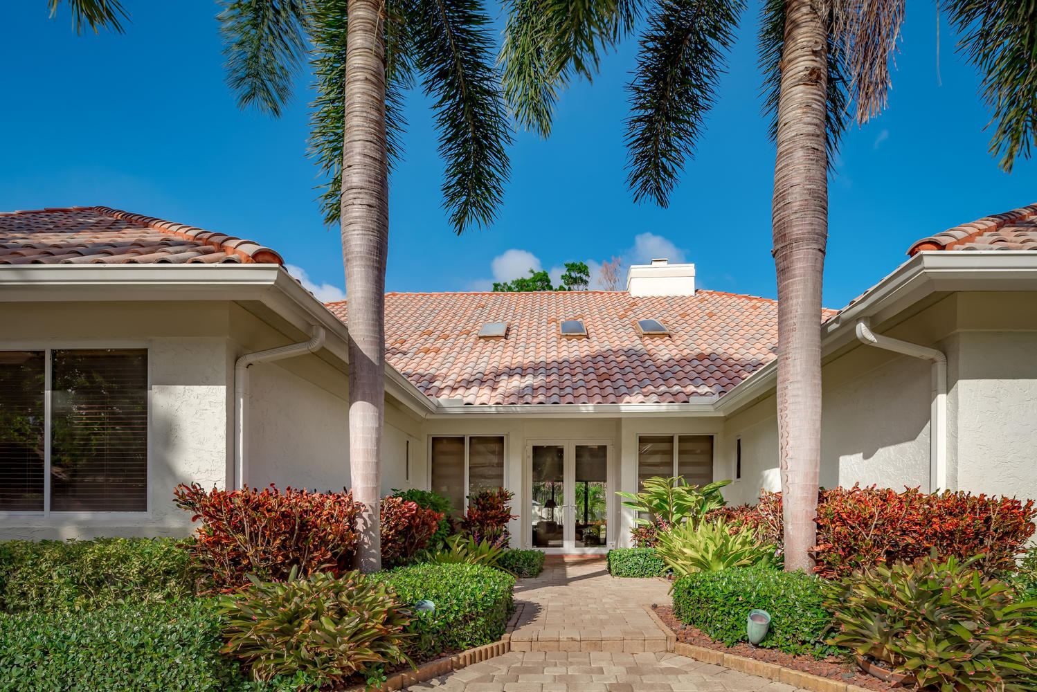 555 Sandpiper Way Boca Raton, FL 33431 - Photo 3 of 45 Must See Property-large-011-014-11-1498x