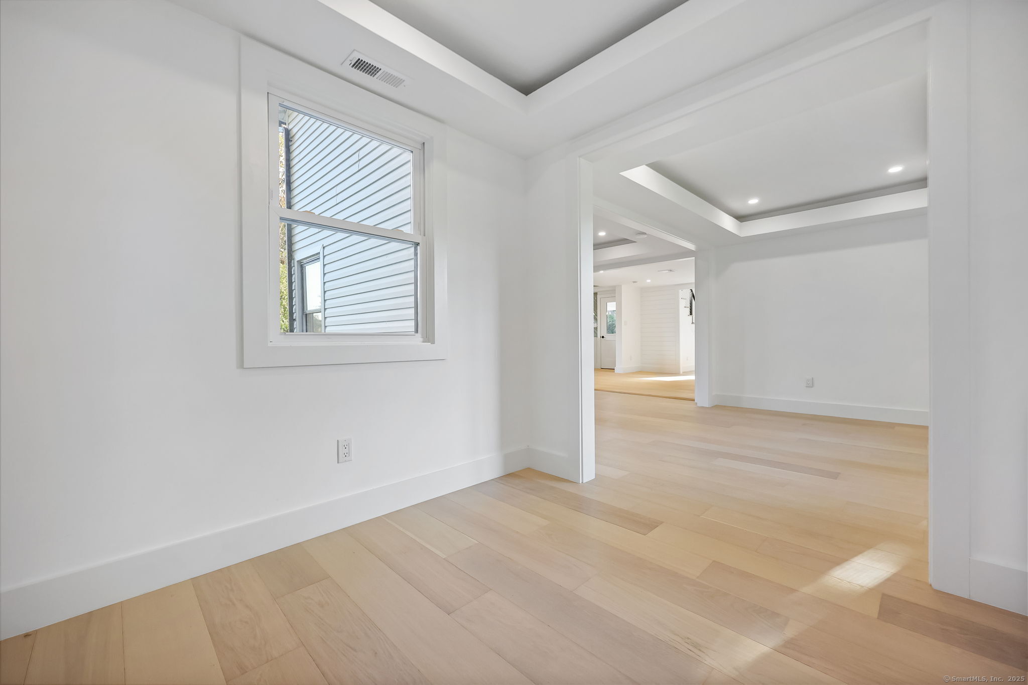 294 Thimble Island Road Branford, CT 06405 - Photo 16 of 39 a view of an empty room with a window