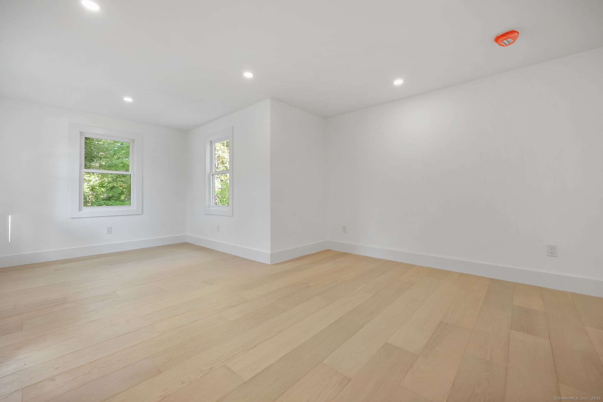 294 Thimble Island Road Branford, CT 06405 - Photo 19 of 39 an empty room with windows