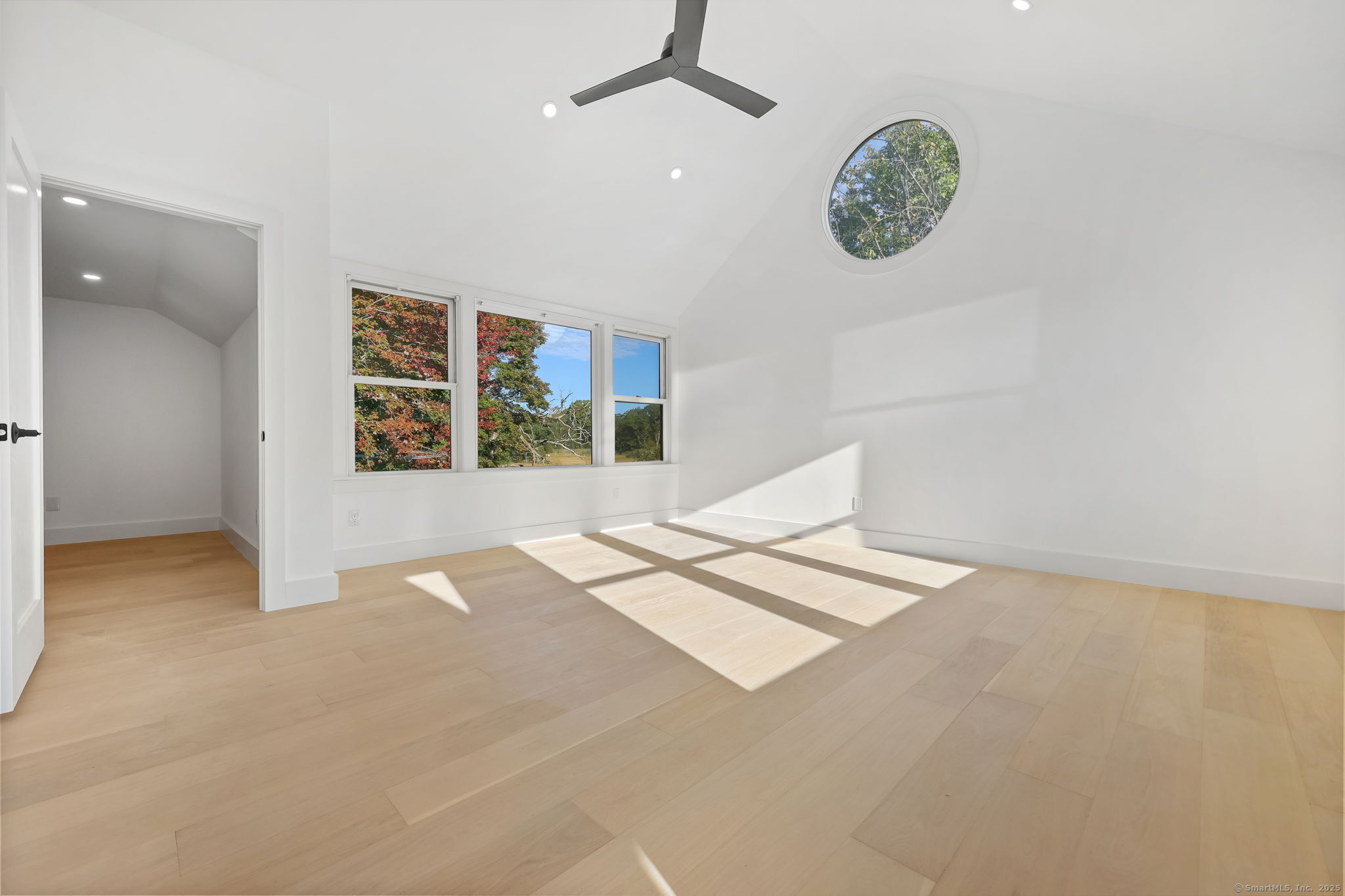 294 Thimble Island Road Branford, CT 06405 - Photo 25 of 39 a view of an empty room with a window