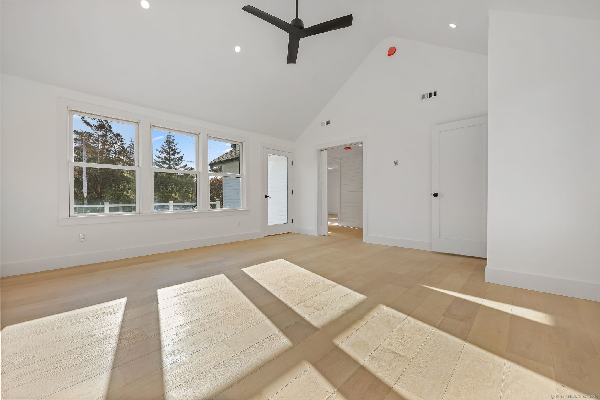 294 Thimble Island Road Branford, CT 06405 - Photo 28 of 39 a view of an empty room with a window