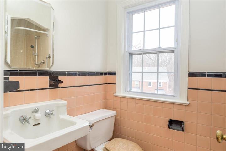 1667 Primrose Road Northwest Washington, DC 20012 - Photo 14 of 28