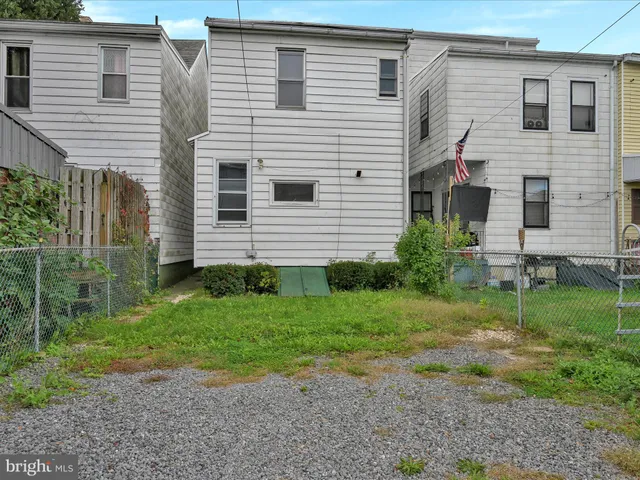 $133,900 | 219 South 3rd Street, St. Clair, PA 17970