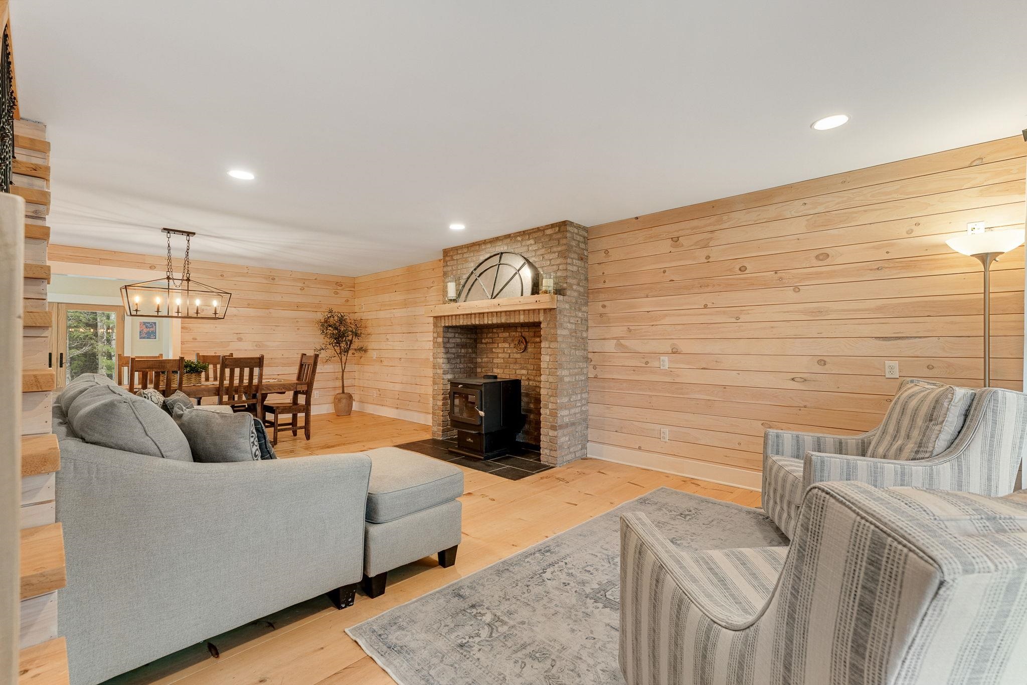 163 East Countryside Road Waterbury, VT 05676 - Photo 9 of 59