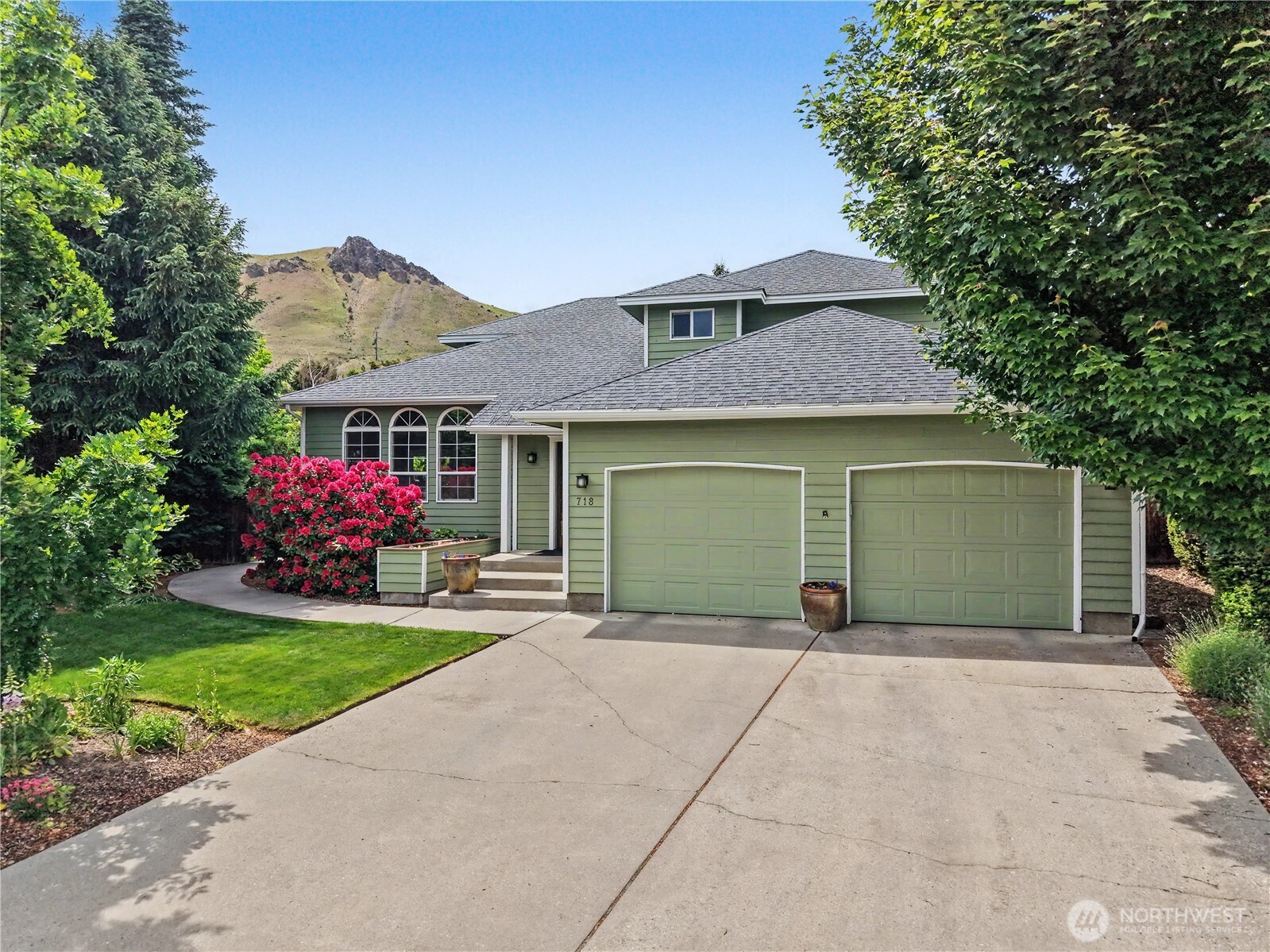 718 Kriewald Court Wenatchee, WA 98801 - Photo 1 of 37