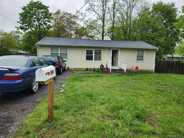 $399,000 | 548 Taylor Avenue, East Patchogue, NY 11772