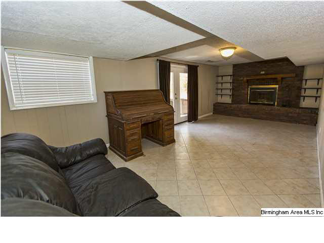556 Overhill Road Pelham, AL 35124 - Photo 3 of 31