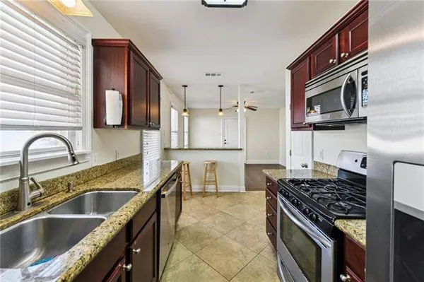 $2,150 | 562 Lebeau Street, Arabi, LA 70032